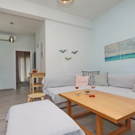 بيت للعطل The Kampos House سكوبيلوس تاون